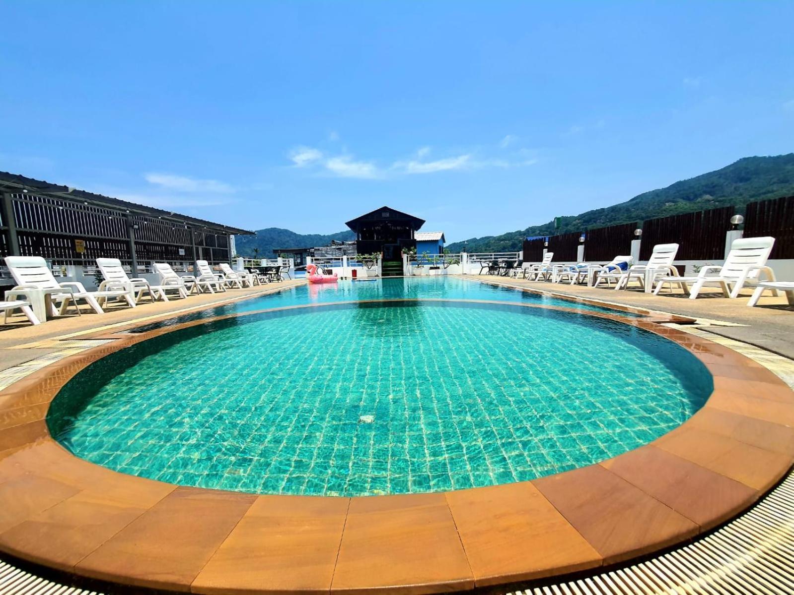 Issara Patong Beach Exterior foto