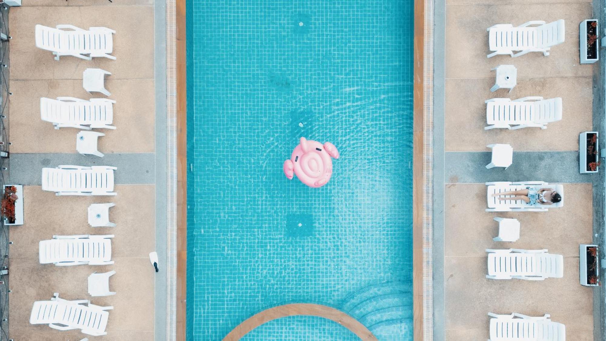 Issara Patong Beach Exterior foto