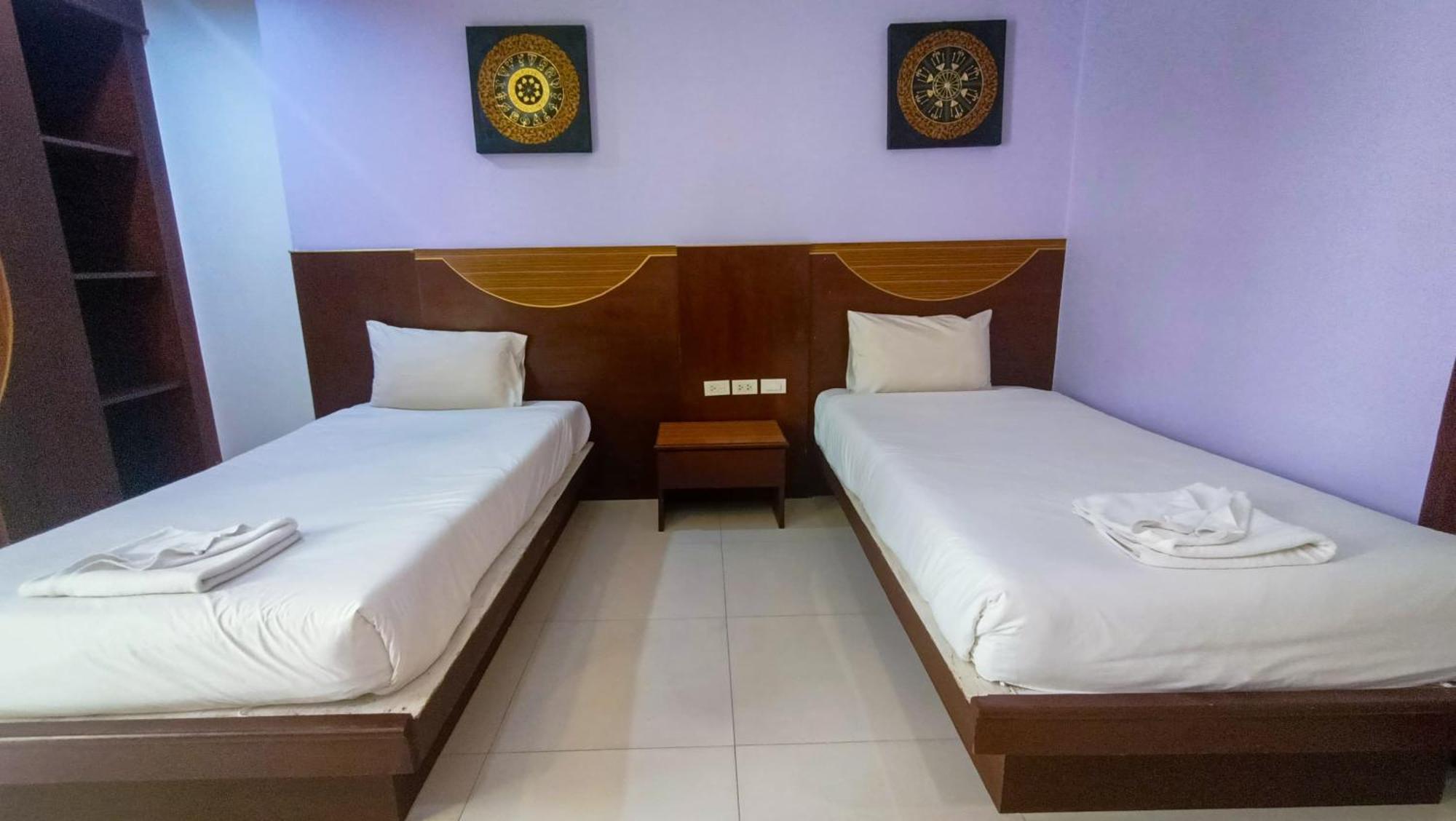 Issara Patong Beach Exterior foto