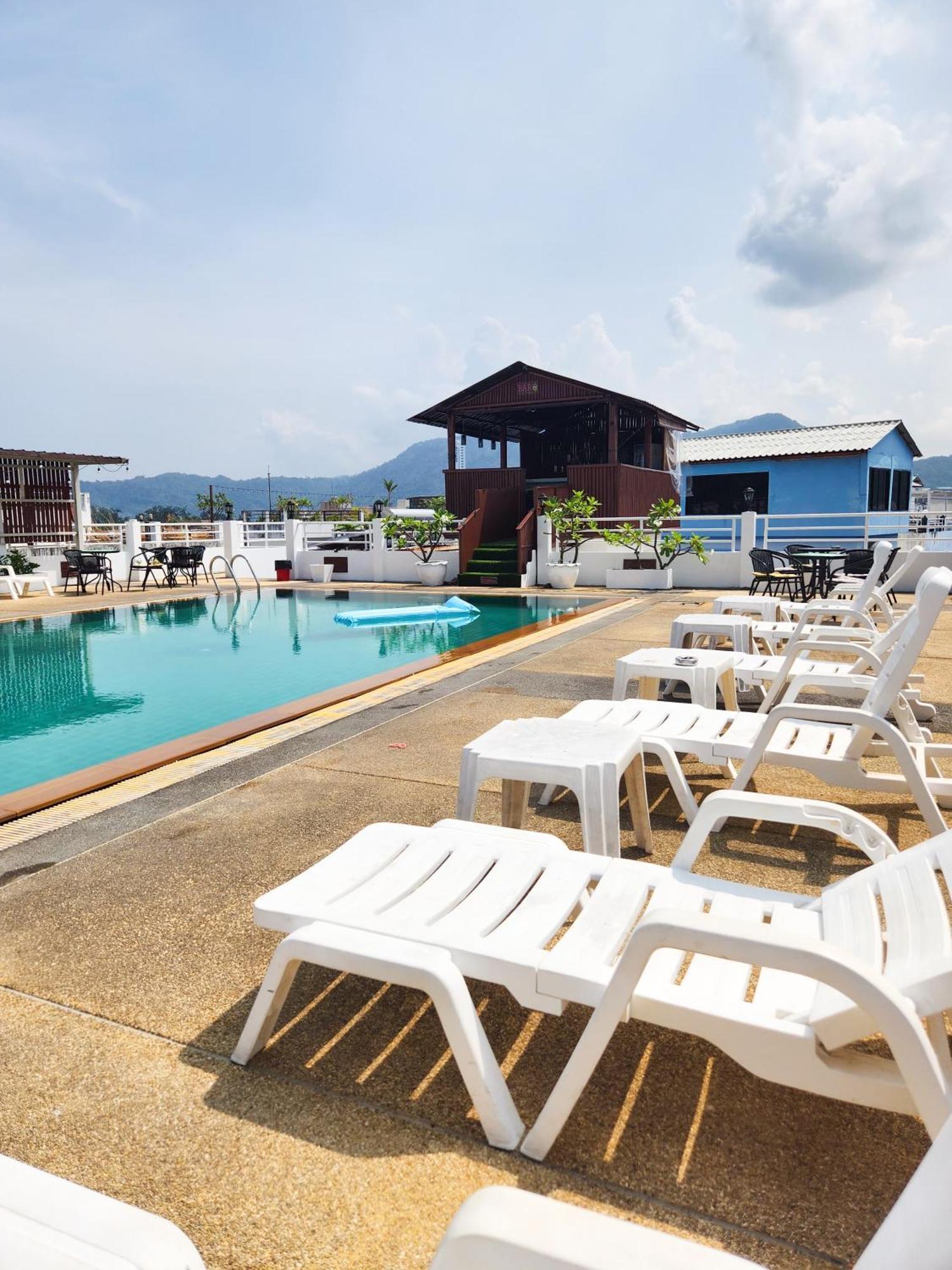 Issara Patong Beach Exterior foto